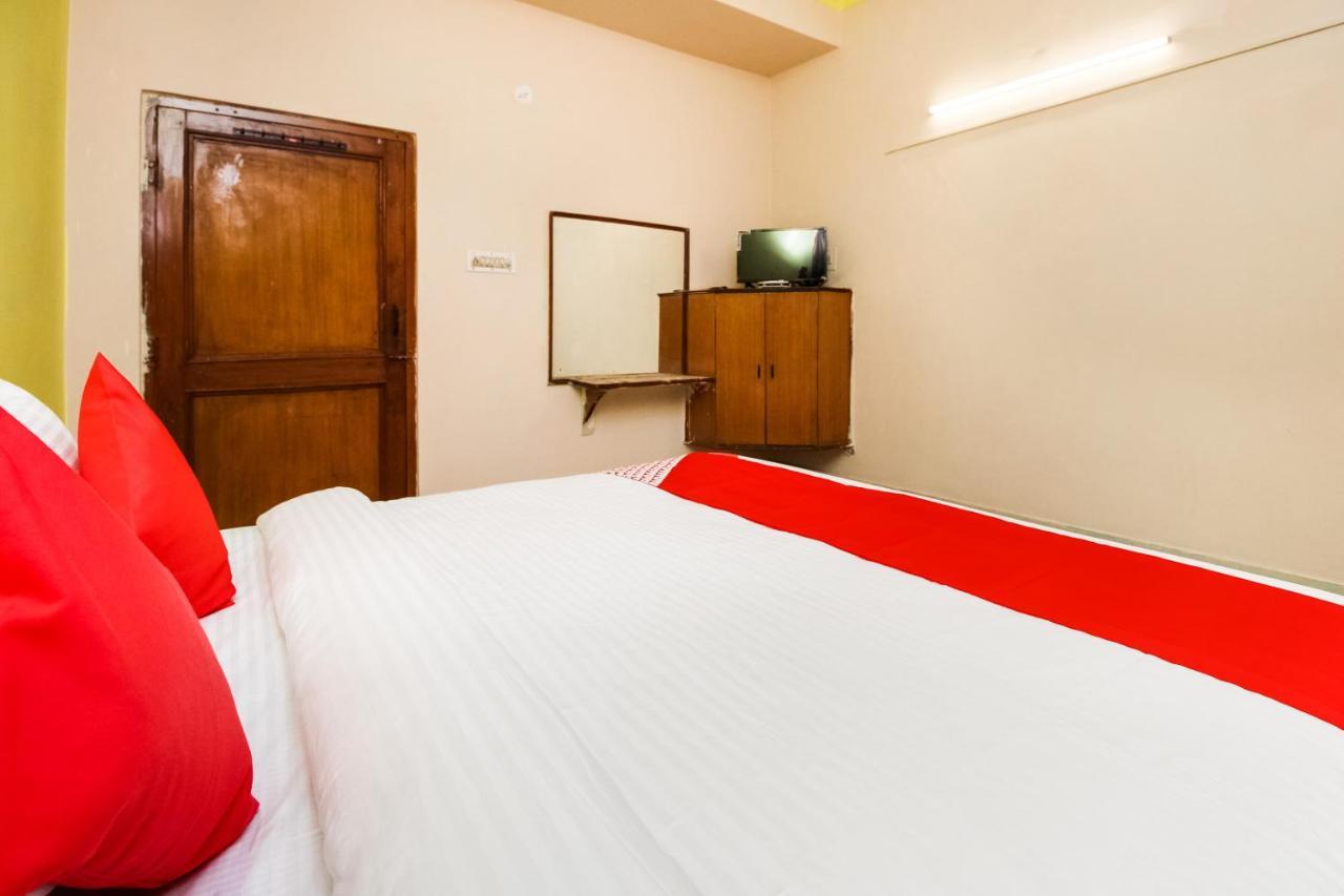 ג'איפור Oyo Hotel Apoorva Deluxe מראה חיצוני תמונה