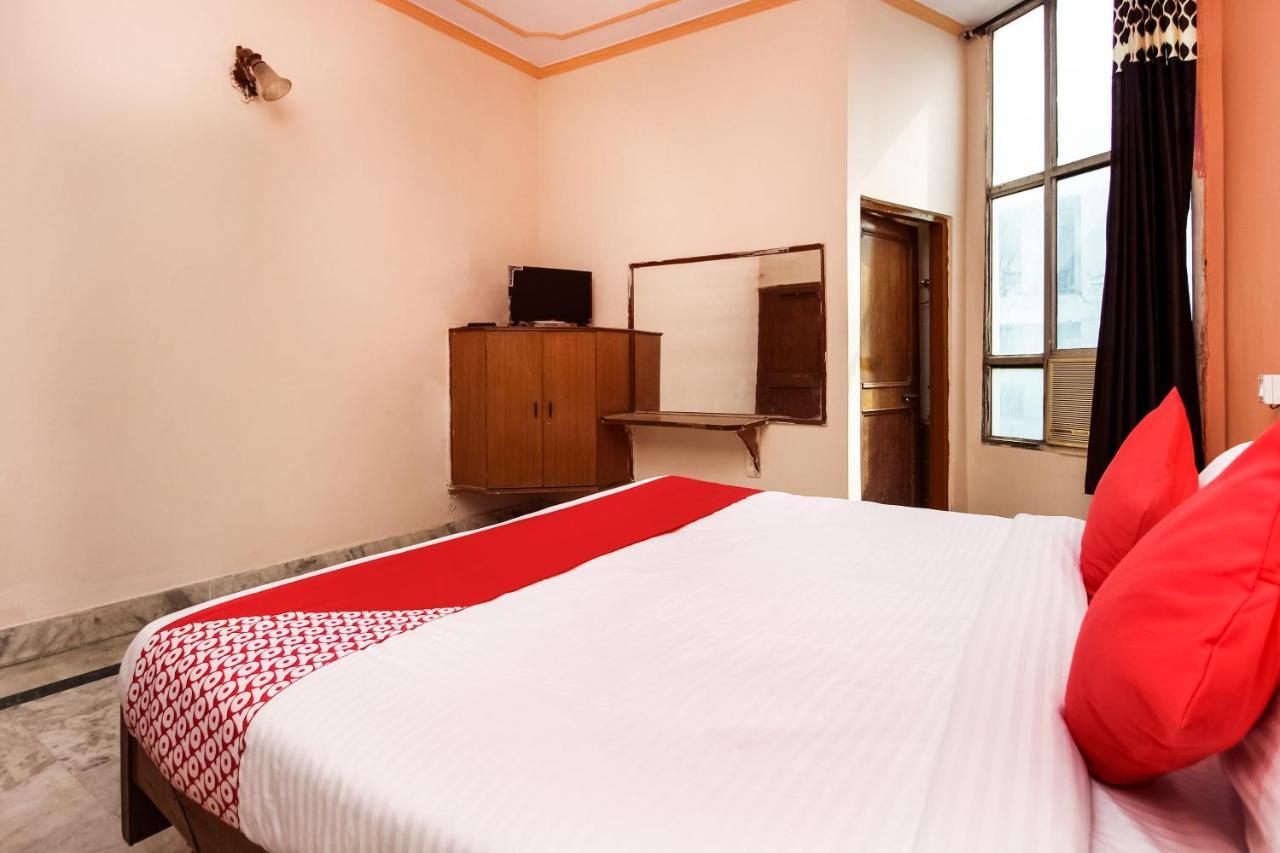ג'איפור Oyo Hotel Apoorva Deluxe מראה חיצוני תמונה